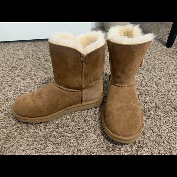 Women’s UGG Boots—price is negotiable! - Picture 4 of 7